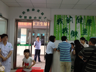 ����С�ݹ����ƶ�